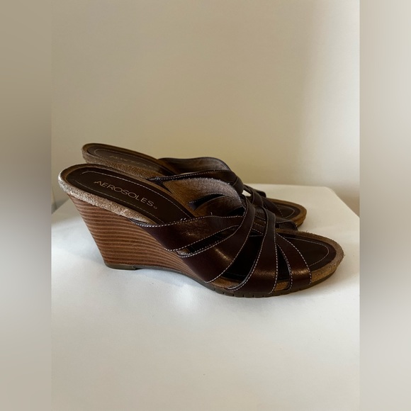 Aerosoles - Picture 3 of 5